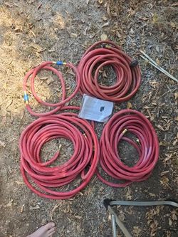 4 3/8 50ft red Air hoses  300psi Lot of 4 + 2 short hoses w fittings