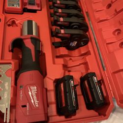 Milwaukee  FORCE LOGIC M18 PRESS TOOL KIT LIKE NEW 