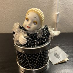Victoria Impex Corporation The Spirit Of Romance Doll Clown In Music Box Moving