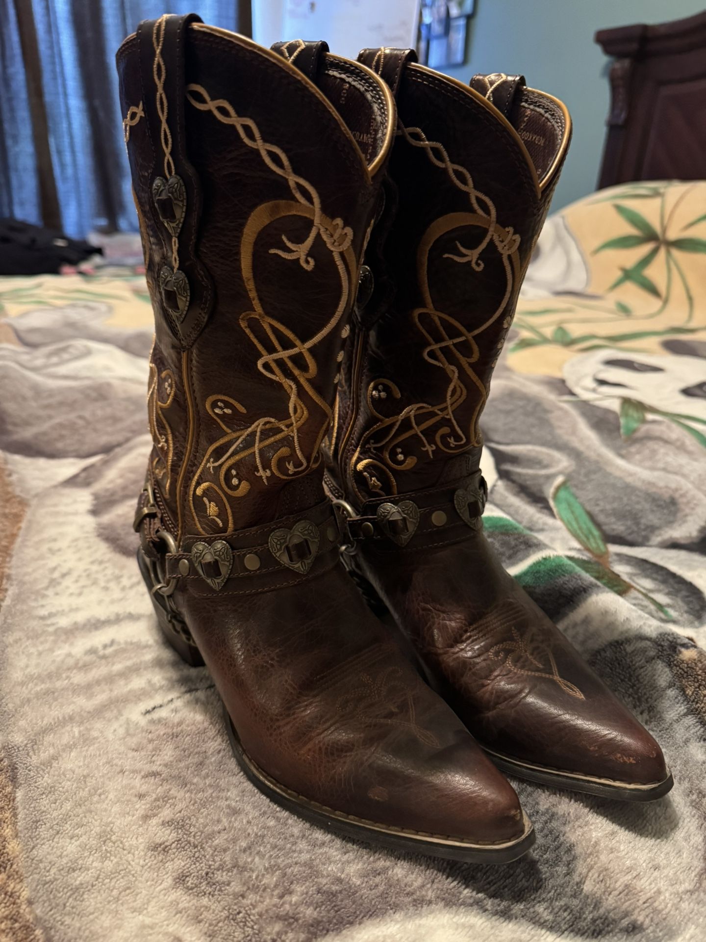 Cute Boots Size 7 1/2 Women’s
