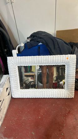 Wicker mirror