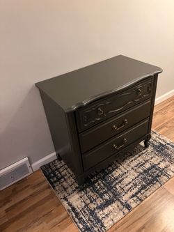French Provincial 3-Drawer dresser
