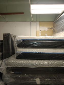 🛌🏾💤💤💤 $169 Full Memory Foam Mattress Only $169 🛌🏾💤💤💤