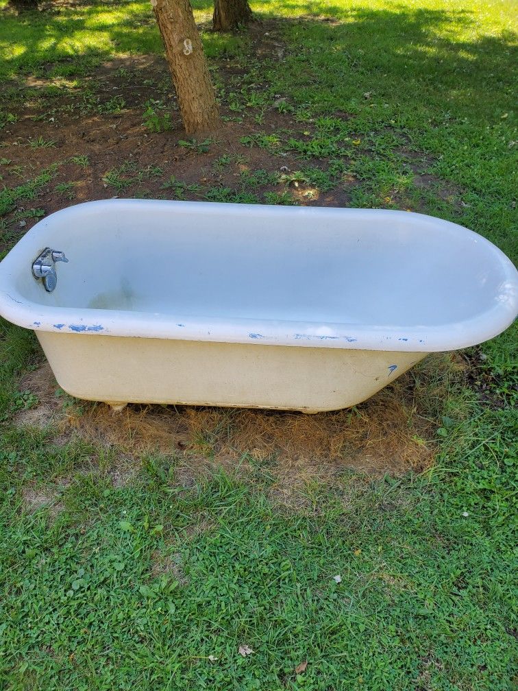 Antique Cast Iron Claw Foot Tub