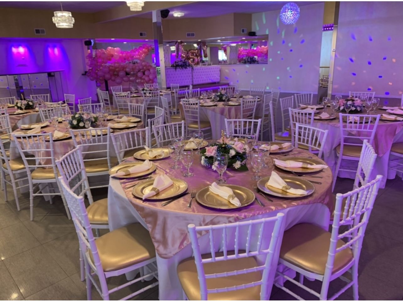 GRAND PREMIER BANQUET HALL - SALON DE FIESTAS