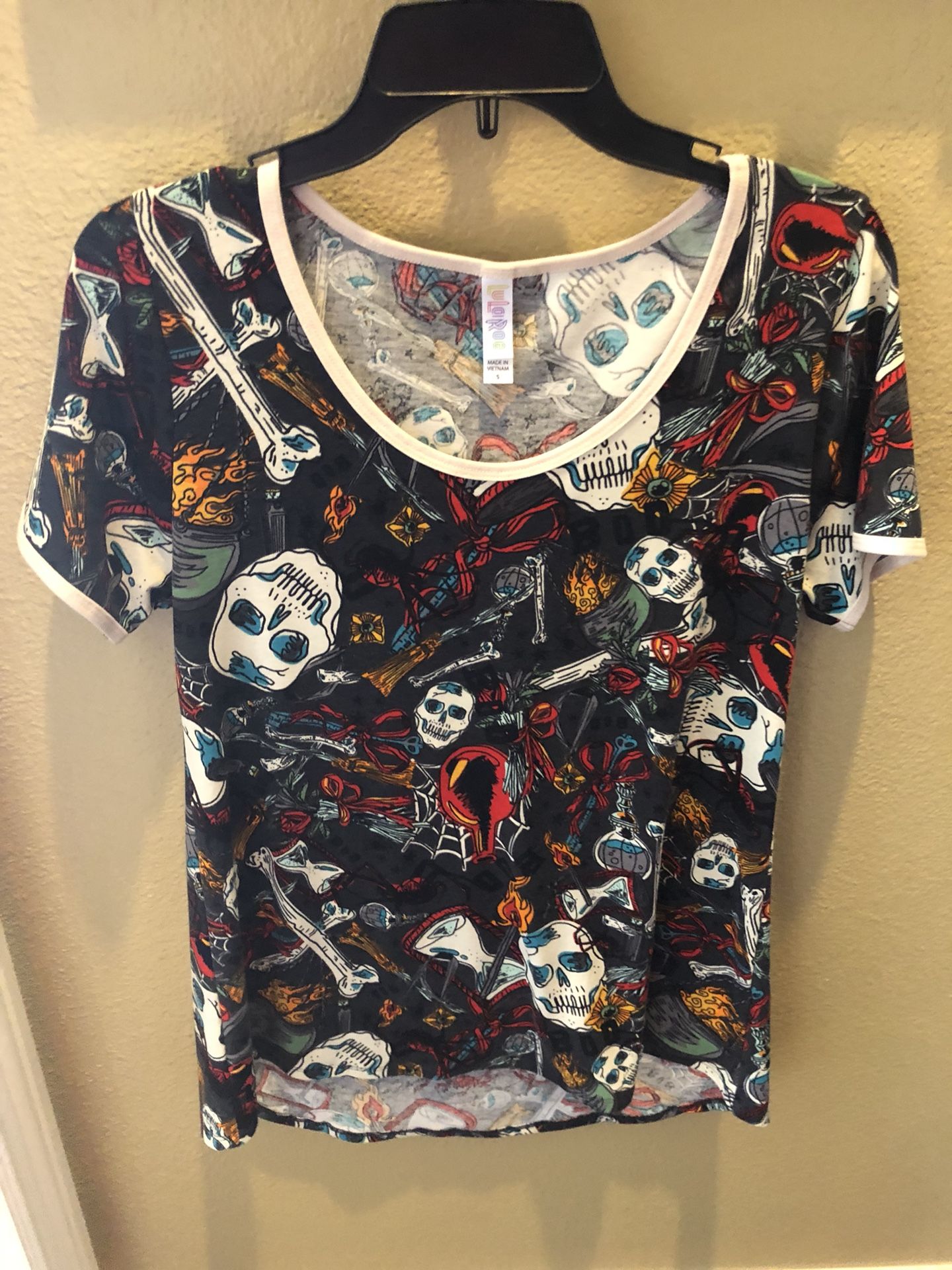 New LuLaRoe small shirt super soft