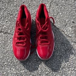 Air Jordan 11 Retro "Win Like 96" sneakers Size 10.5 Pick Up Only  NO BOX 