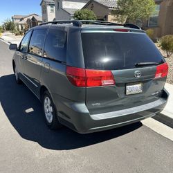 2004 Toyota Sienna