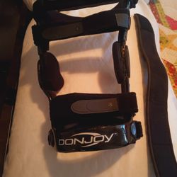 DonJoy Knee Brace In Great Condition