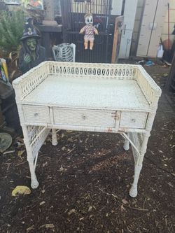 Vintage White Wicker Desk / Vanity