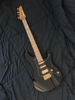 Ibanez THBB10 Tim Henson Signature – Black – Very Lightly Played w/ Gig Bag