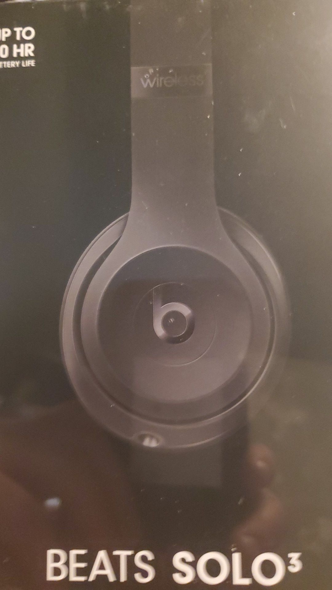 BEATS SOLO 3 (BRAND NEW NEVER OPEND)