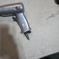 Pneumatic air hammer