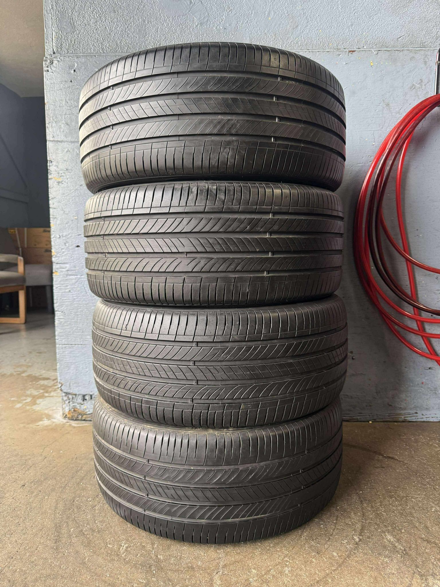 245/45/17. HANKOOK