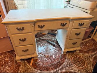 White Vintage Desk Or Vanity