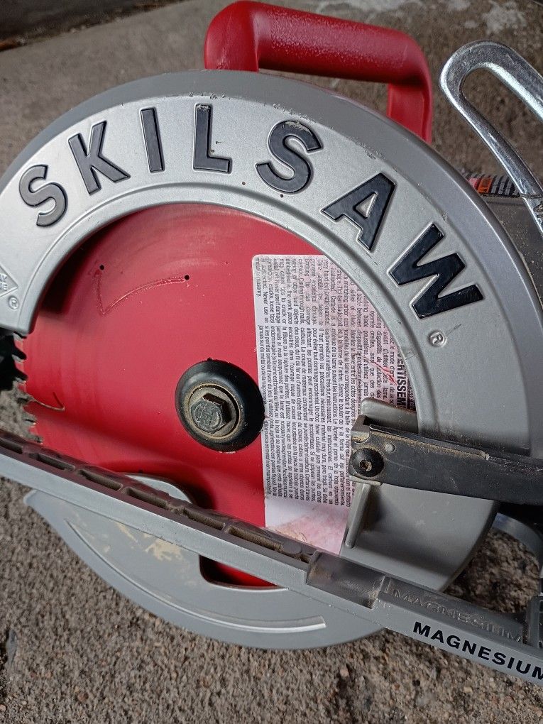 Circular Skill Saw 7 1/4 In. Worm Drive 77 Mag