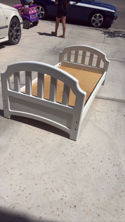 Toddler bed