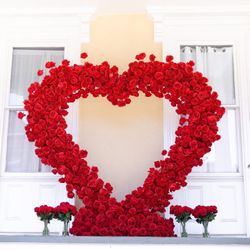 Red Rose Flower Heart Arch (8 Feet) For Sale