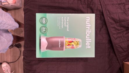 Nutribullet Blender w/ 2 cups