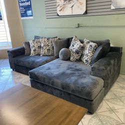 Big Comfortable Sectional ‼️financing Available ‼️