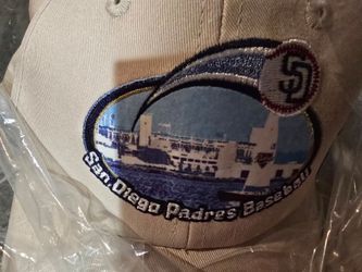 2 Padres hats