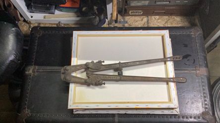 Old fashioned snips or bolt cutters