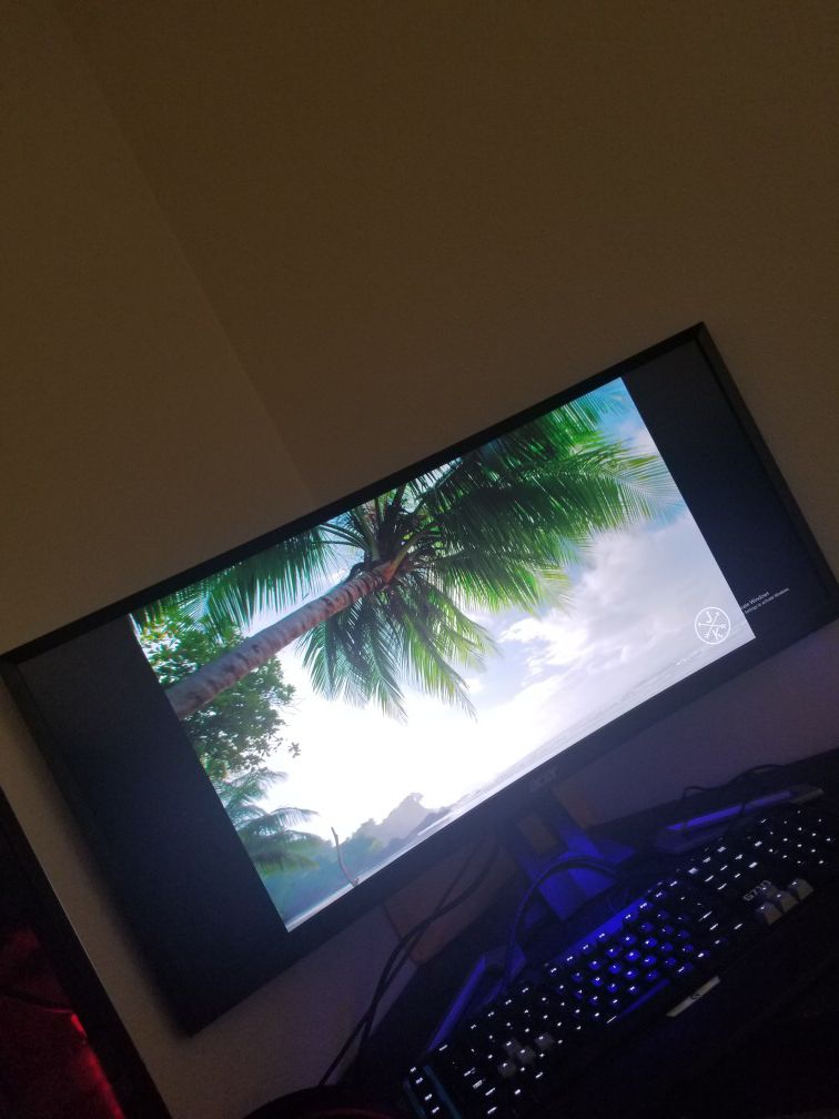35" Curved Acer Monitor