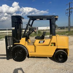 Caterpillar DP40K Forklift 