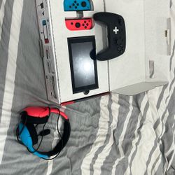 Nintendo Switch 