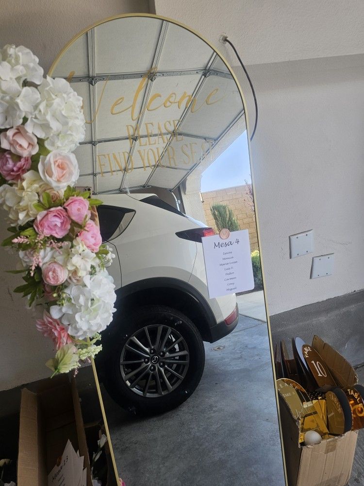 Welcome Mirror, Table Number Stands
