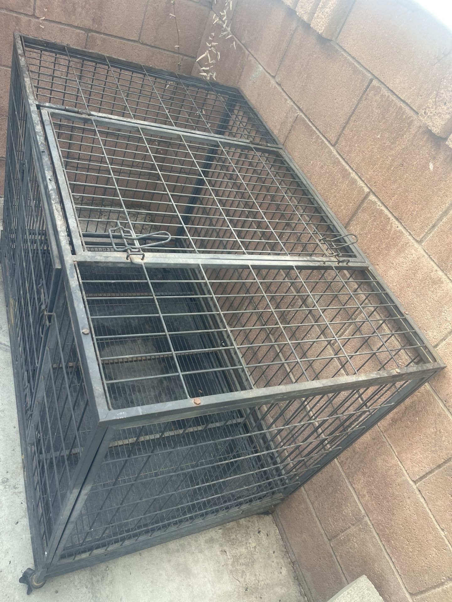 70% new large dog cage for sale