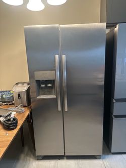 Fridgidaire Refrigerator