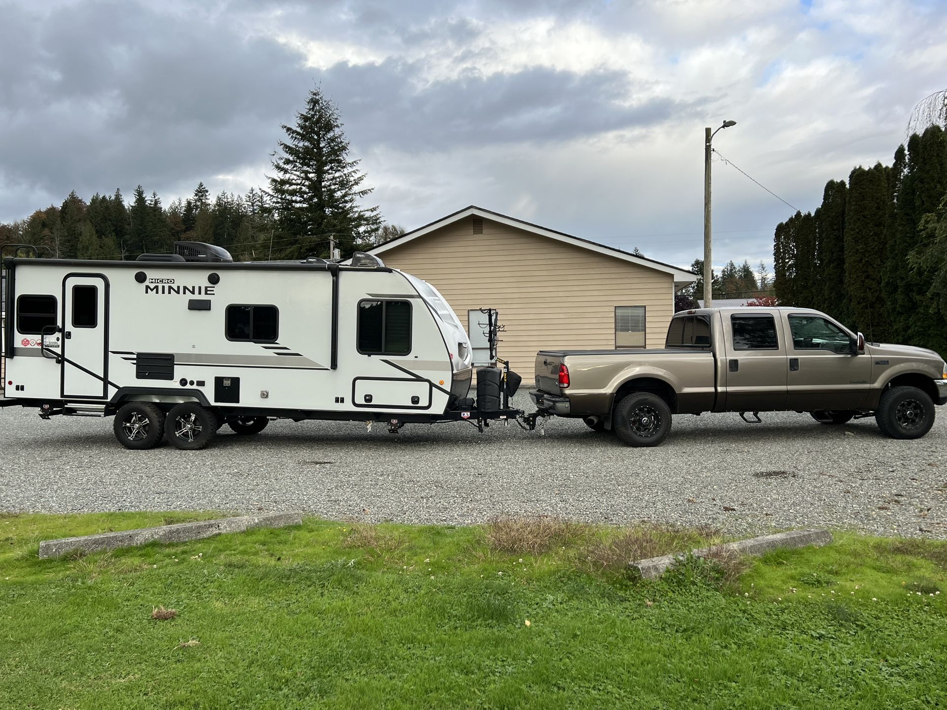 2021 Winnebago 2225 RL