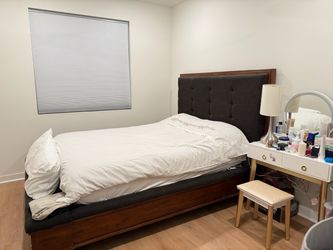 Queen bed no mattress