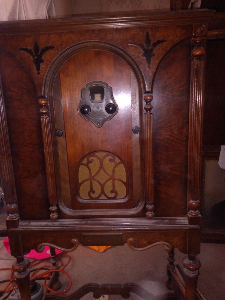 Radiotrope Floor Model 80, 1929