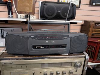 Vintage RCA RP-7768A AM FM Stereo Dual Cassette Portable Boombox Radio Player