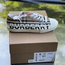 Burberry  Tennis Shoes 