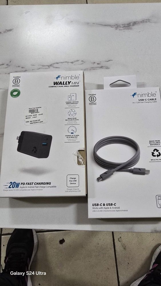 COMPACT DUAL MINI CHARGER AND USB-FAST CHARGING CABLE