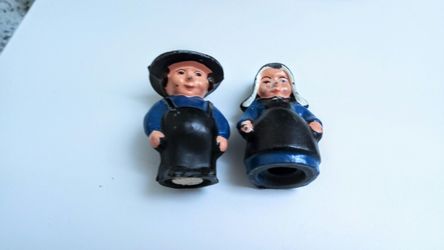 Cast Iron Salt & Pepper Amish People