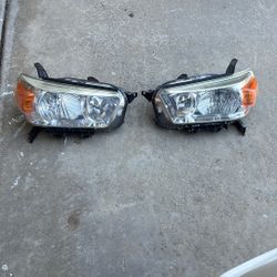 2010-2013 Toyota 4 Runner Head Lights