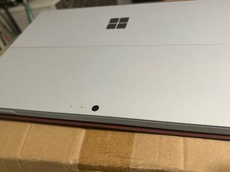 256 GB Microsoft Surface Laptop 13.5” Touchscreen i5 / 8GB RAM w Charger & Sleeve