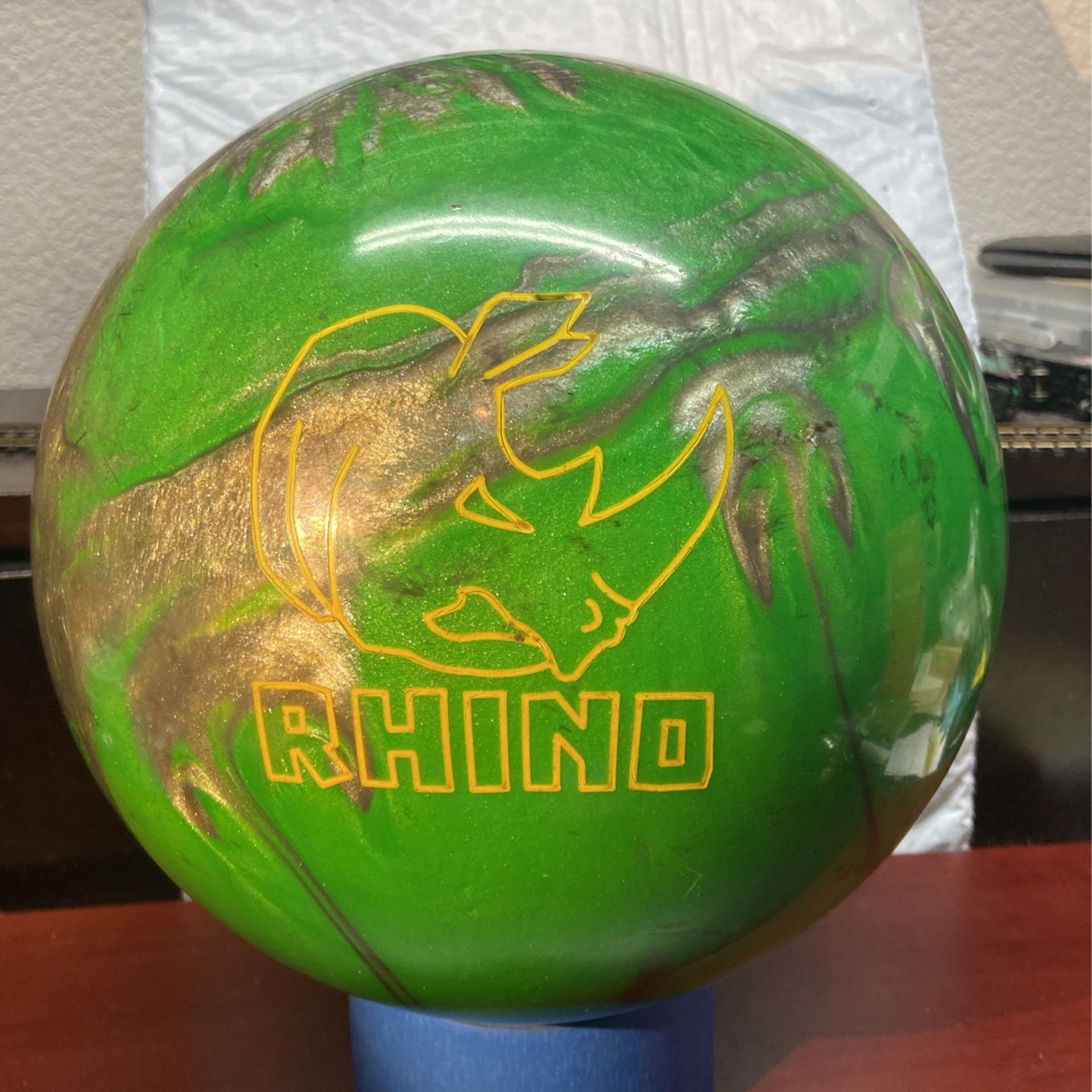 Rhino Bowling Ball.    12 Lbs