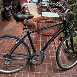 Giant Hybrid Men’s Bike - Cypress