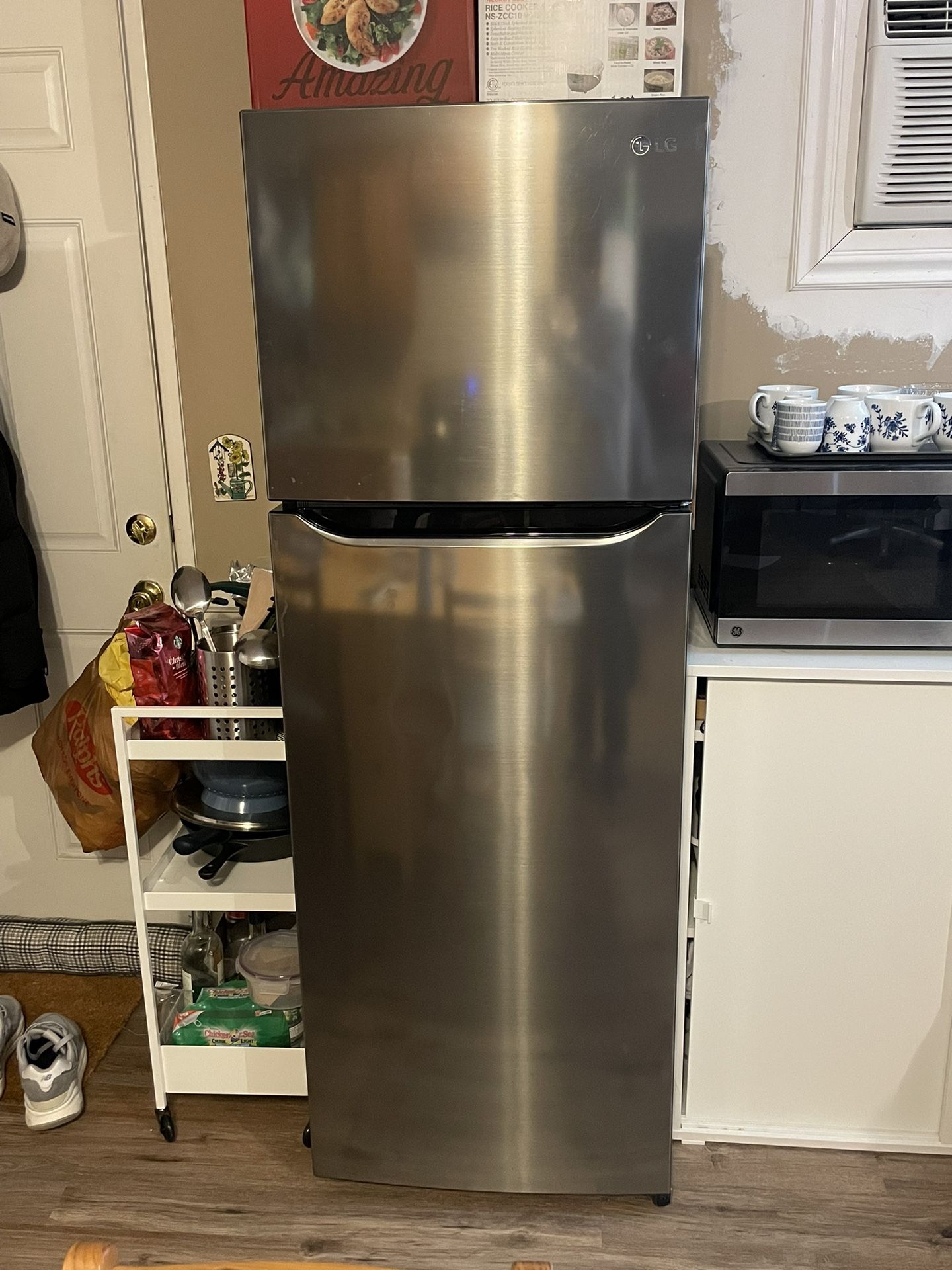 LG 11.1 Cu Top Freezer Refrigerator (2022)