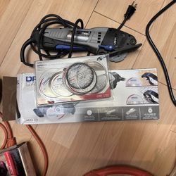 Dremel Saw-Max Kit SM20-03 with Extra Cutting Wheels