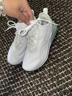 Womans Nike size 5