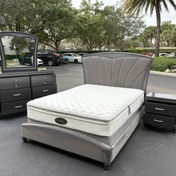 Beautiful Bedroom Set Queen Size Solid Wood Dark Gray Color In Excellent Condition By Crown Mark