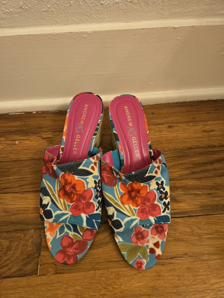 New Andrew Geller Size 8 Wedges