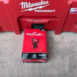 Milwaukee Fuel M12 (3/8 Subcompact Impact Wrench (225 Ft-LBS Torque ( NEW) 