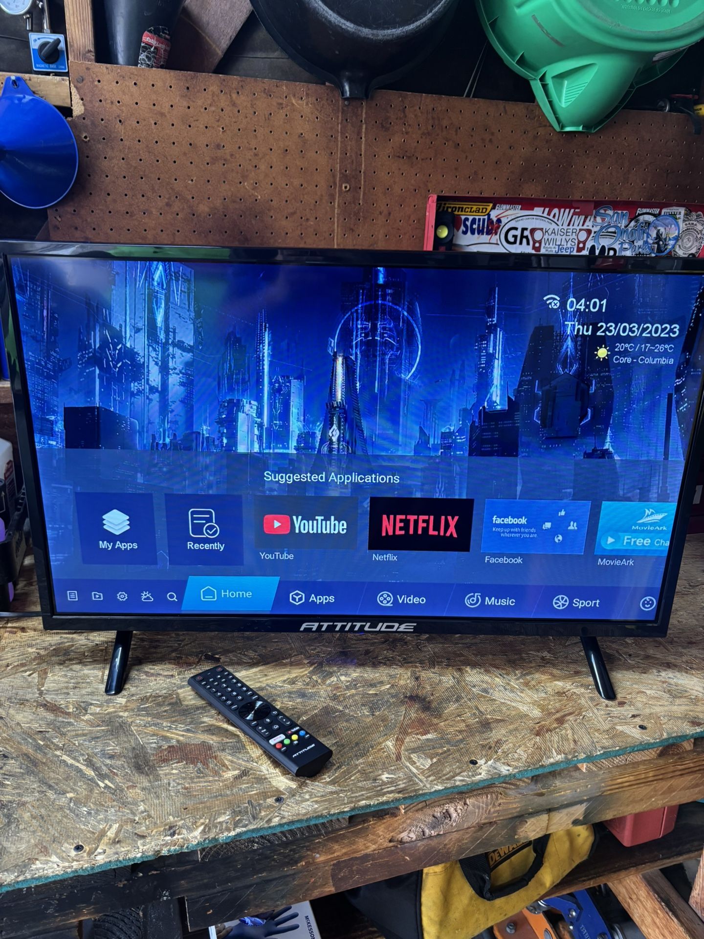 Brand New 32” Smart TV
